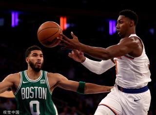 这个年轻的 这个年轻的